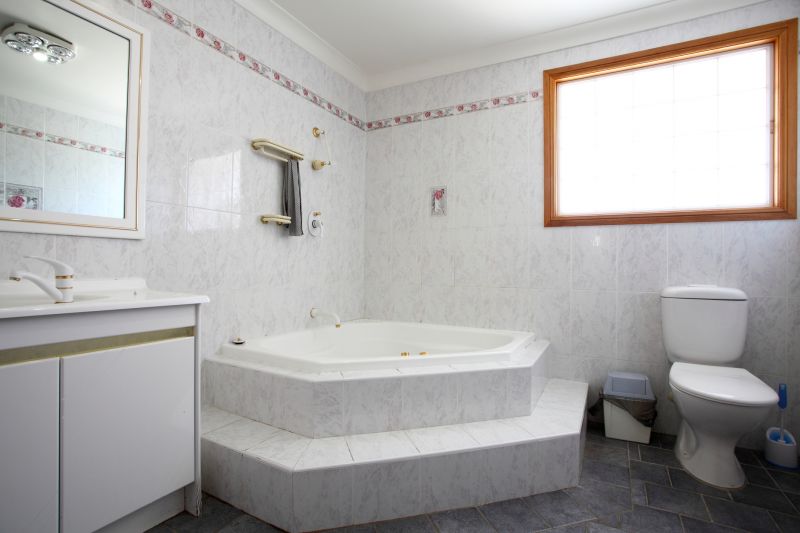 Top Bathtub Installation Companies in Laguna Beach, CA